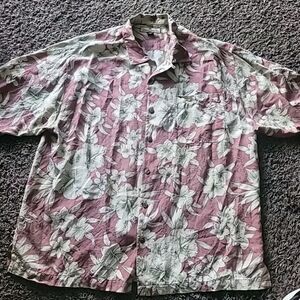 Tommy Bahama XL Pink Hibiscus Pattern 100% Silk  Shirt